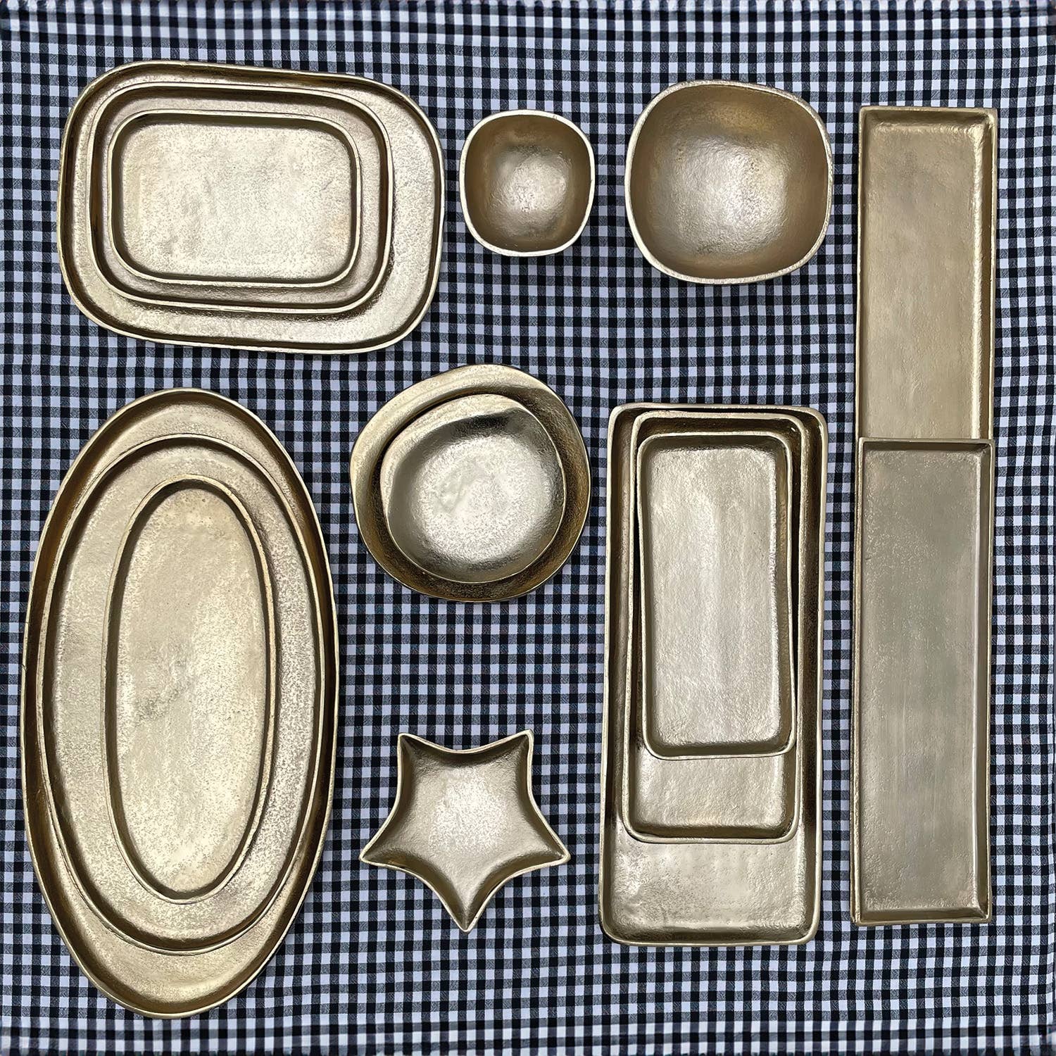 Opjet Paris - Wholesale Decorative Tabletop Object - Juliette square pm gold dish L13 P13 H6cm3