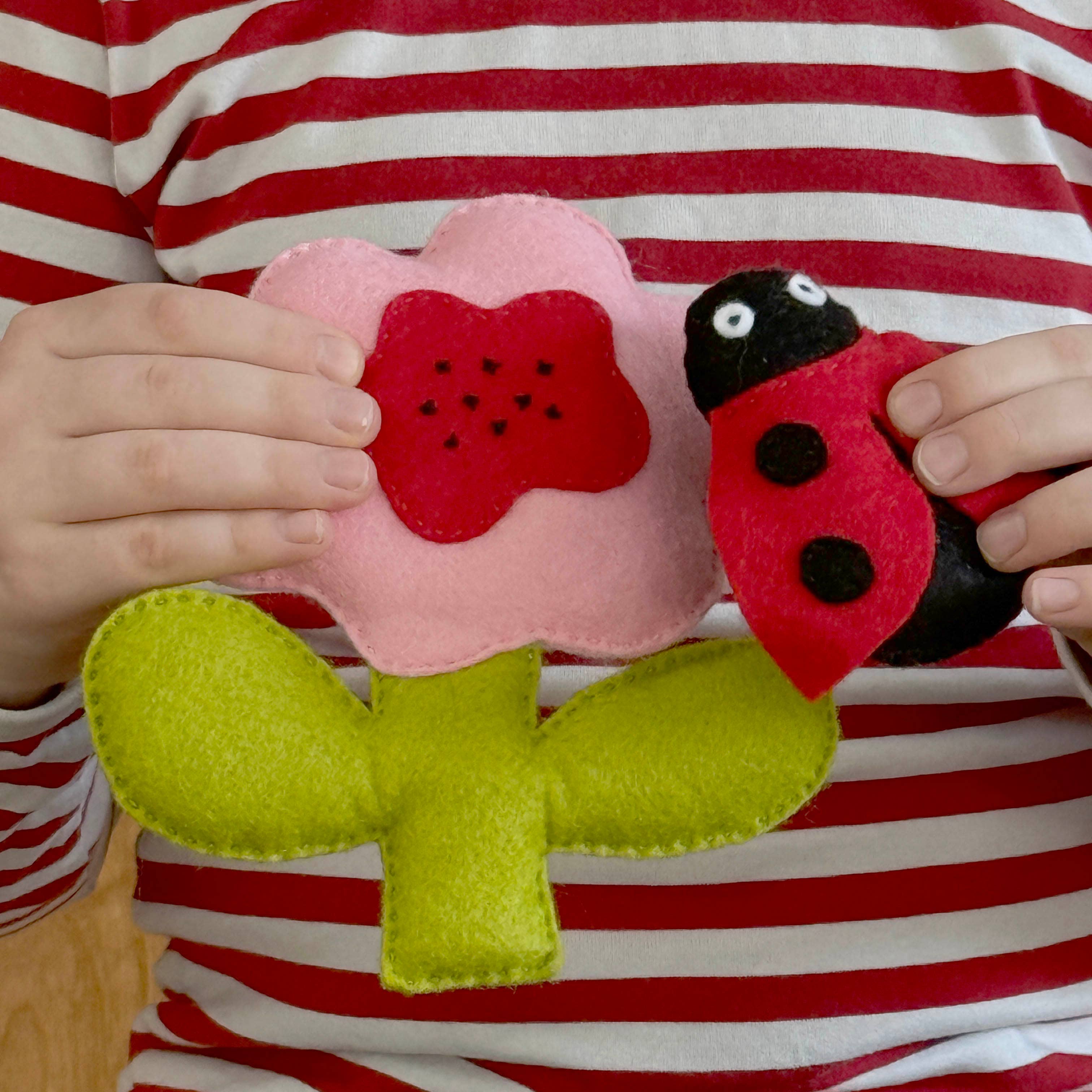 Mimihali – wholesale Craft sewing kit – PEONY and LADYBUG felt sewing kit for kids1