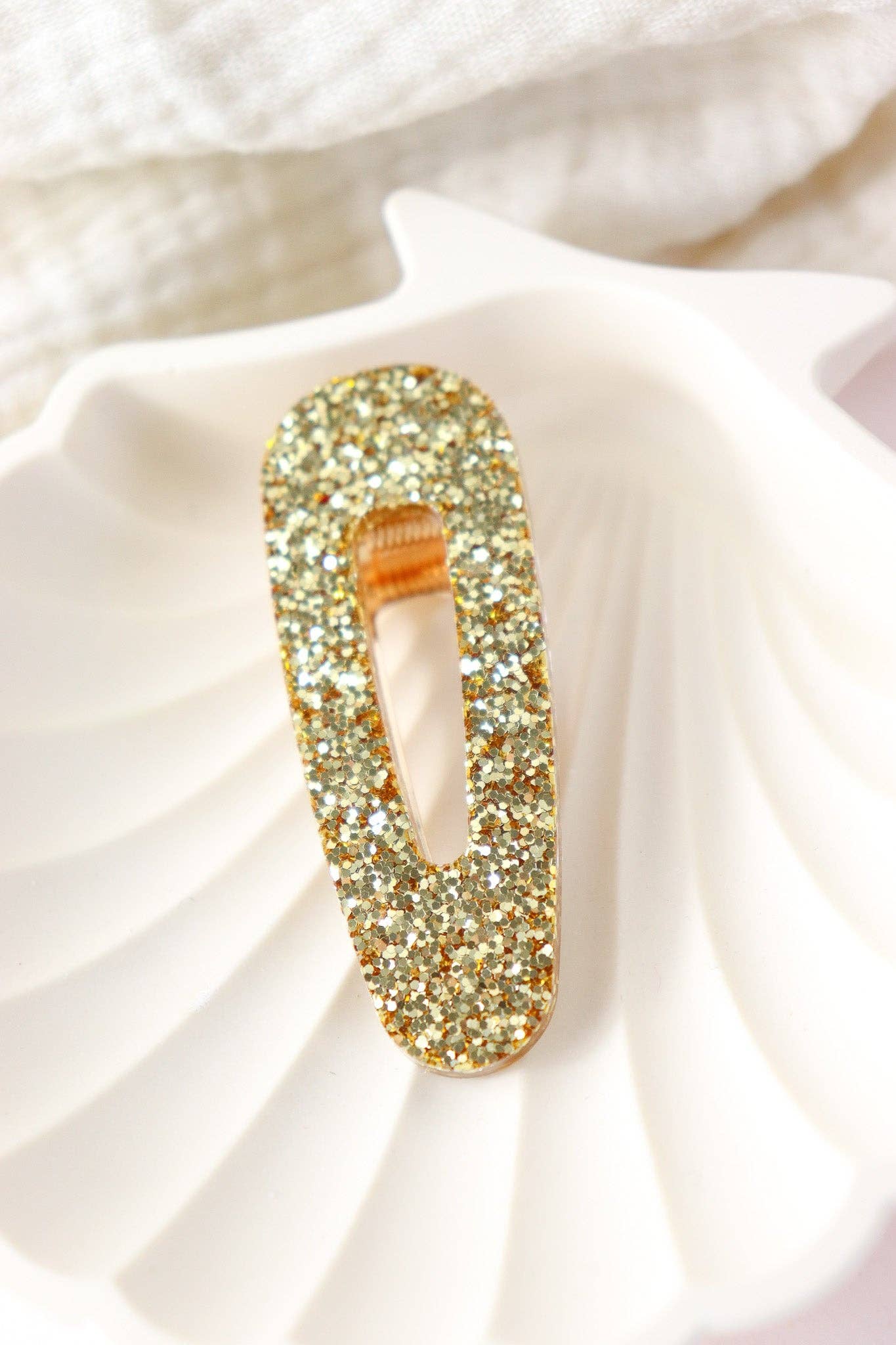 CG Home - Wholesale Barrette - Women's - Large gold glitter triangle hair clip3