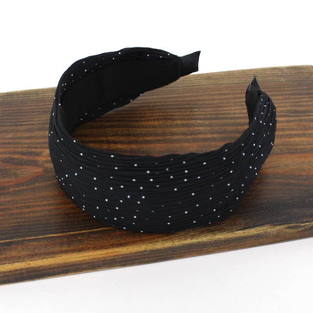 HR25034 Bandeau Large en Tissu Froissé à Motif à Pois Fait Main pour la vente par Pretty Persuasions