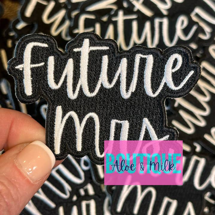Future Mrs Black and White, écusson Bride, écusson de mariage pour la vente par Aloe and Milk Boutique