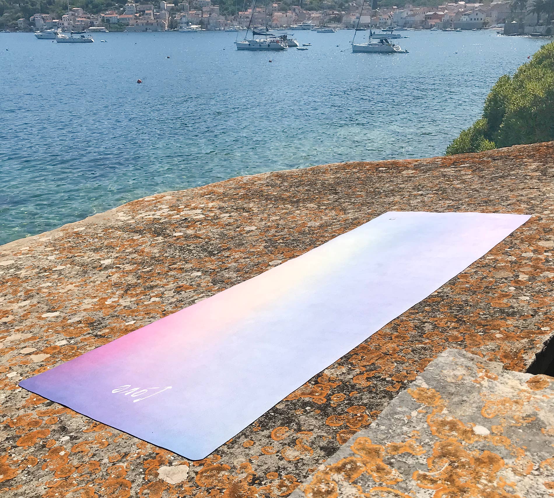 Studio Felicidade - Wholesale Yoga Mat - LOVE TRAVEL Eco-friendly yoga mat from Felicidade3