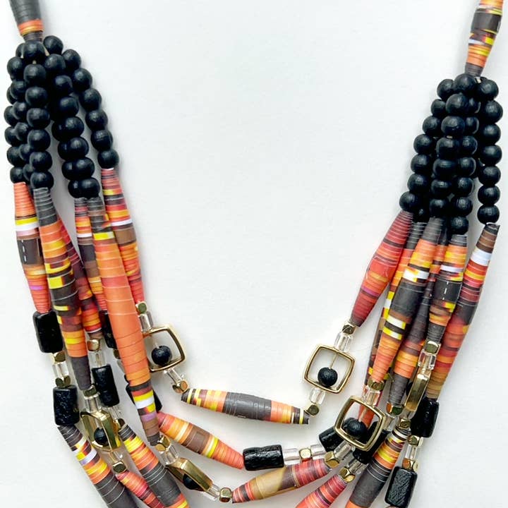 Collier superposé noir et doré à 6 brins, papier multicolore pour la vente par The Paper Beadery
