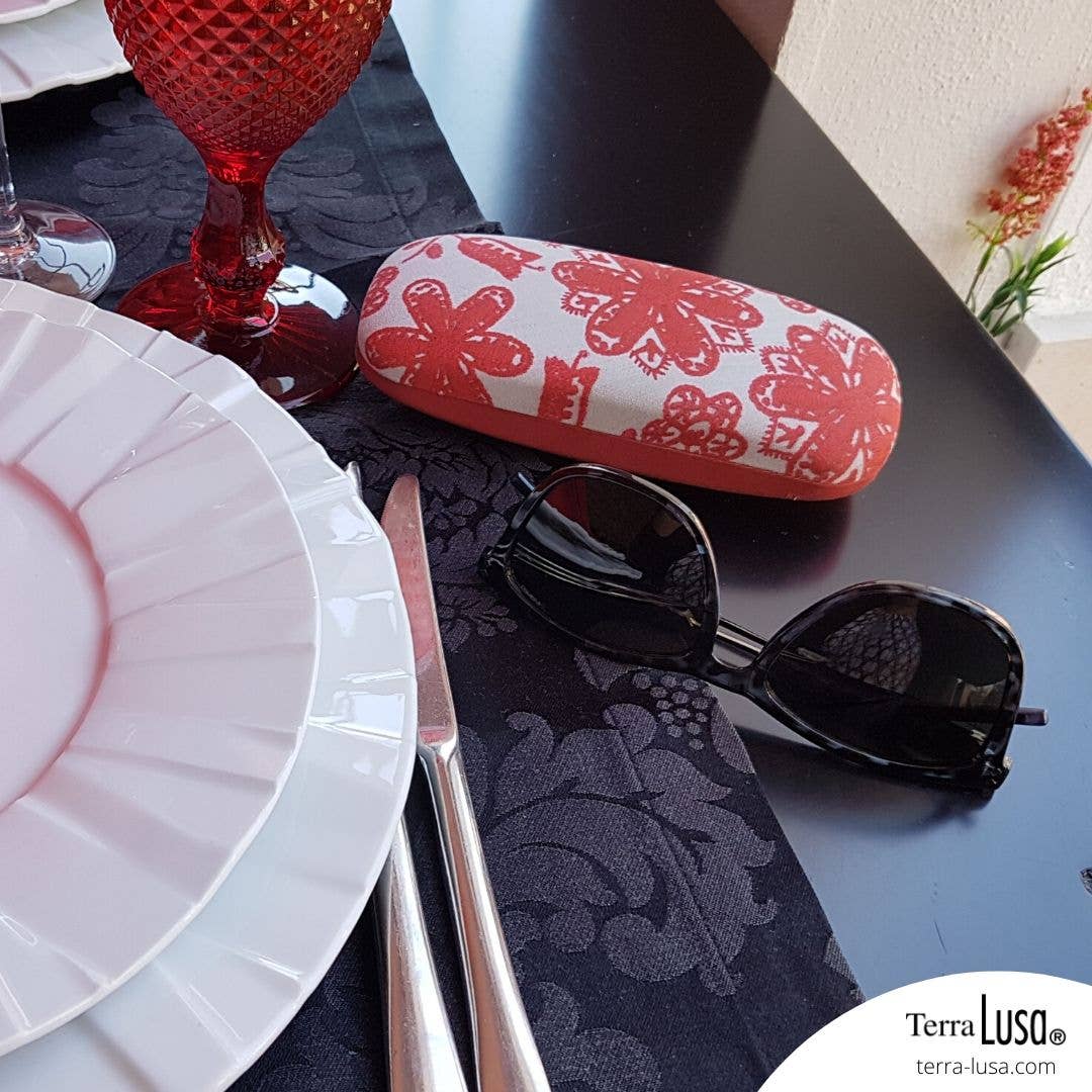 Terra Lusa - Wholesale Eyewear Cases & Holders - Women's - Guimarães Embroidered Glasses Box1