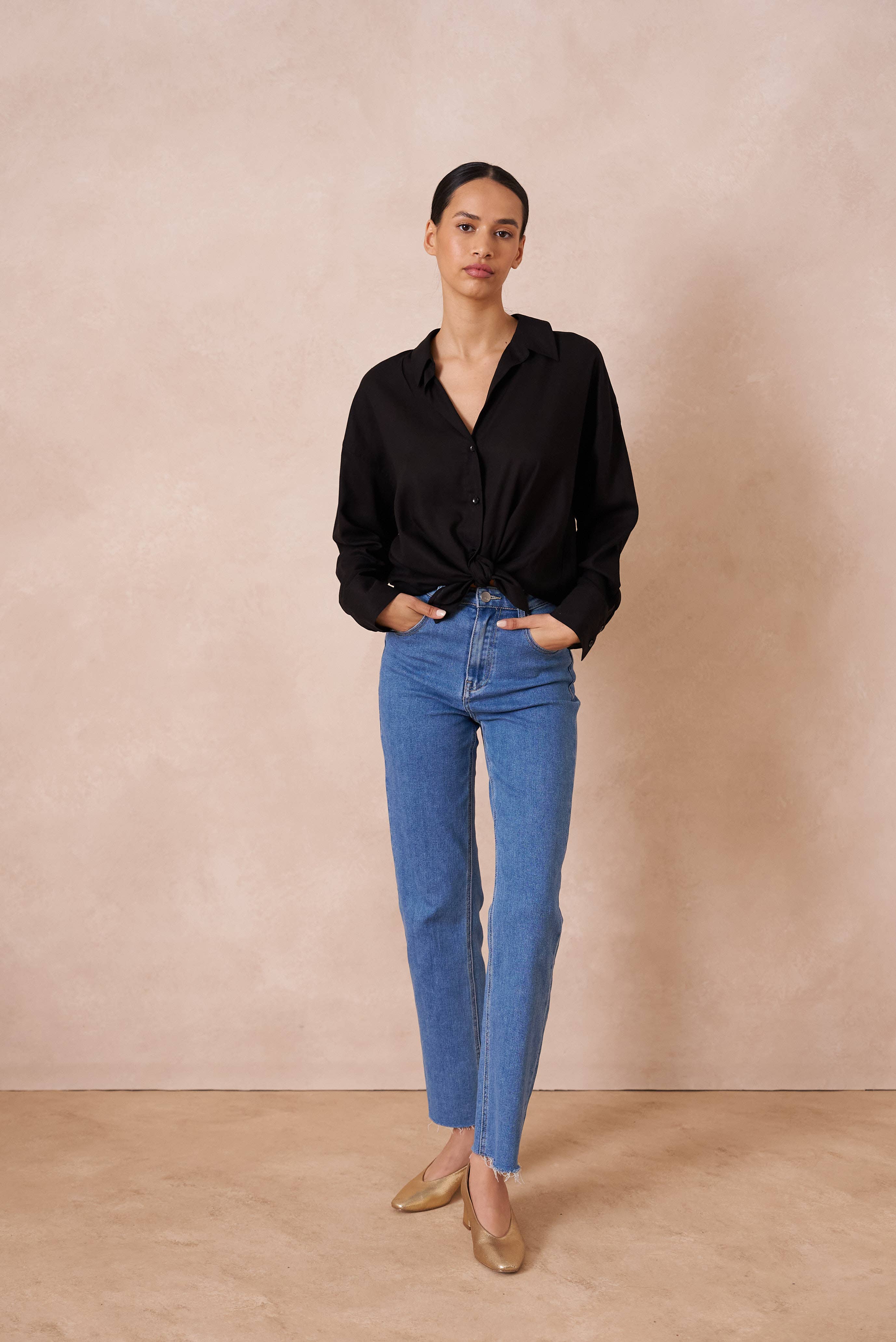 Attentif Paris - Vente Chemise à col boutonné – femme - Chemise unie avec col à revers avec du lin2