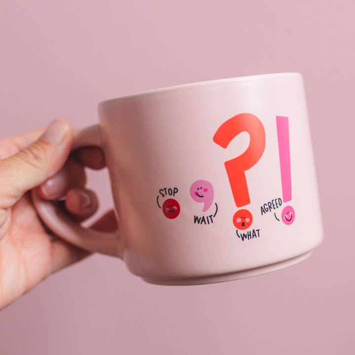 Grande tasse en céramique à motifs de ponctuation pour la vente par Pippi Post