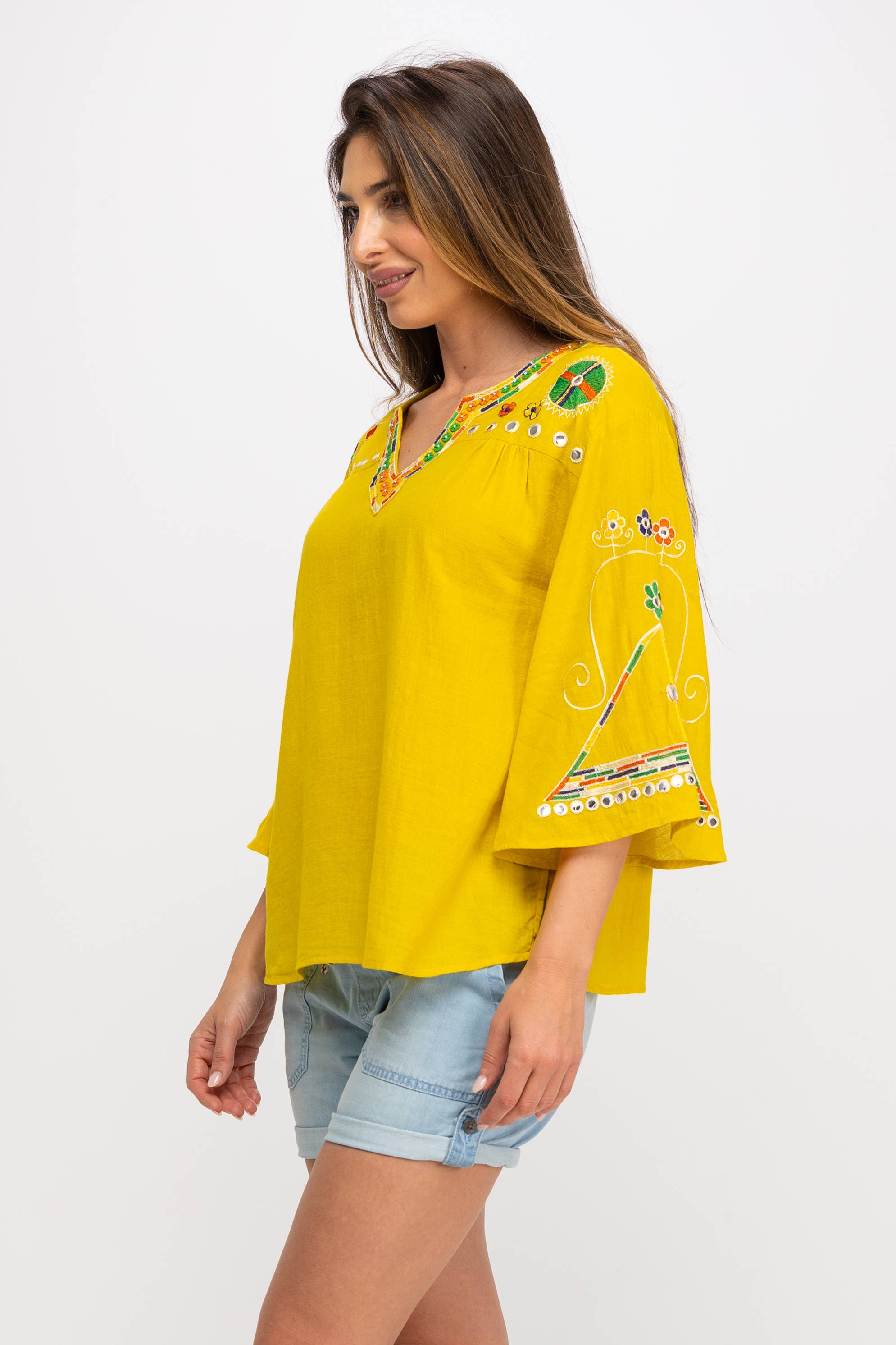 Peace & Love (CALAO IMPORT EXPORT S.L.) - Wholesale Blouse - Women's - PLAIN EMBROIDERED BLOUSE PR9011B1