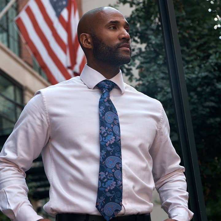 Le Rogue Herringbone | Col Classique | Poignet Barillet Ajustable | 100% Coton | Crème pour la vente par Steven Land