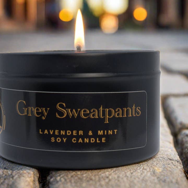 Pantalon de survêtement gris pour la vente par Candles & Conjure