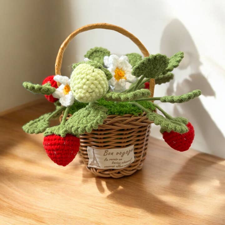 Crochet Whispers - Vente Échantillon pour commerçant – décoration d'intérieur - Panier à fraises au crochet fait main