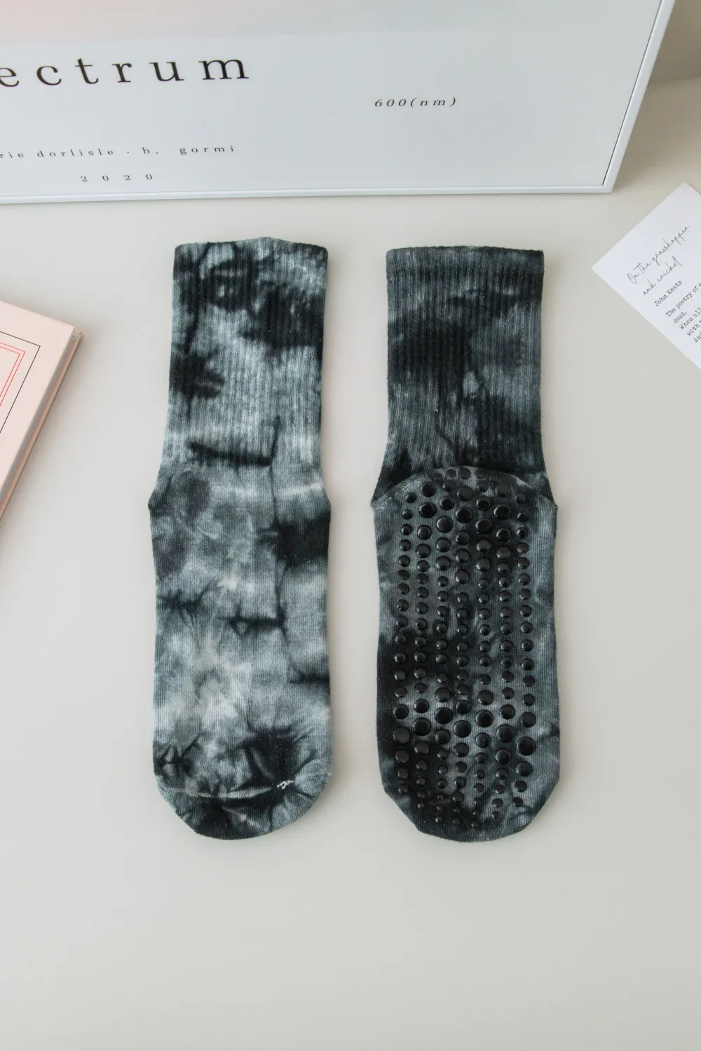 Marc JoJo - Wholesale Socks - Women's - 🧘 ♂️ Tie-Dye Non-Slip Socks – Yoga & Pilates4