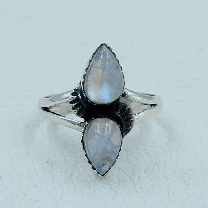 Silvex Jewelry – Engroshandel Statementring – Smuk Rainbow Moonstone Cabochon Ring5