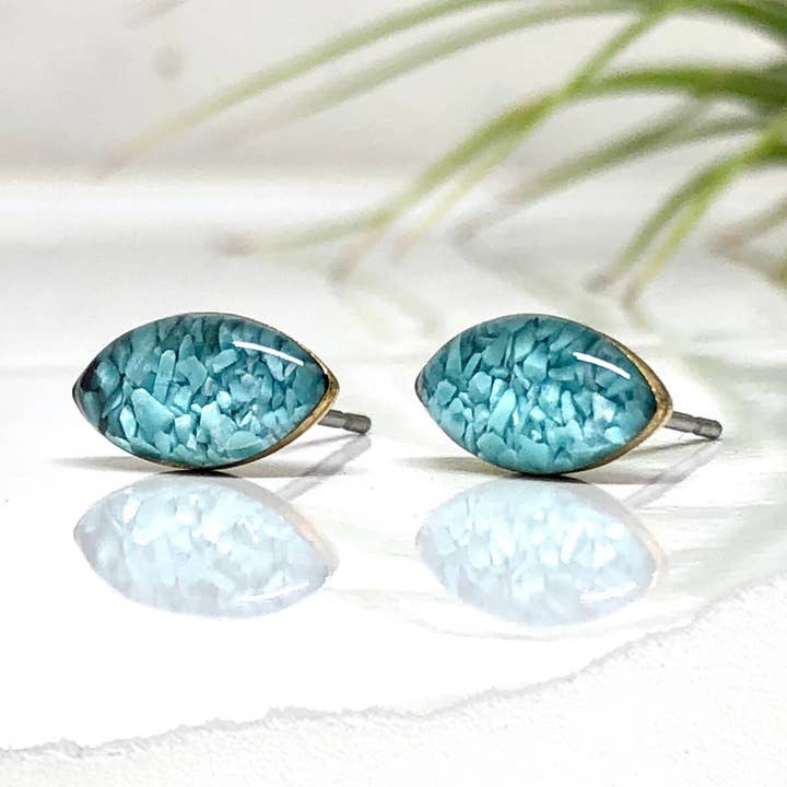 Borchie turchesi per la vendita all'ingrosso da parte di June & Simple - by Hadas Kol