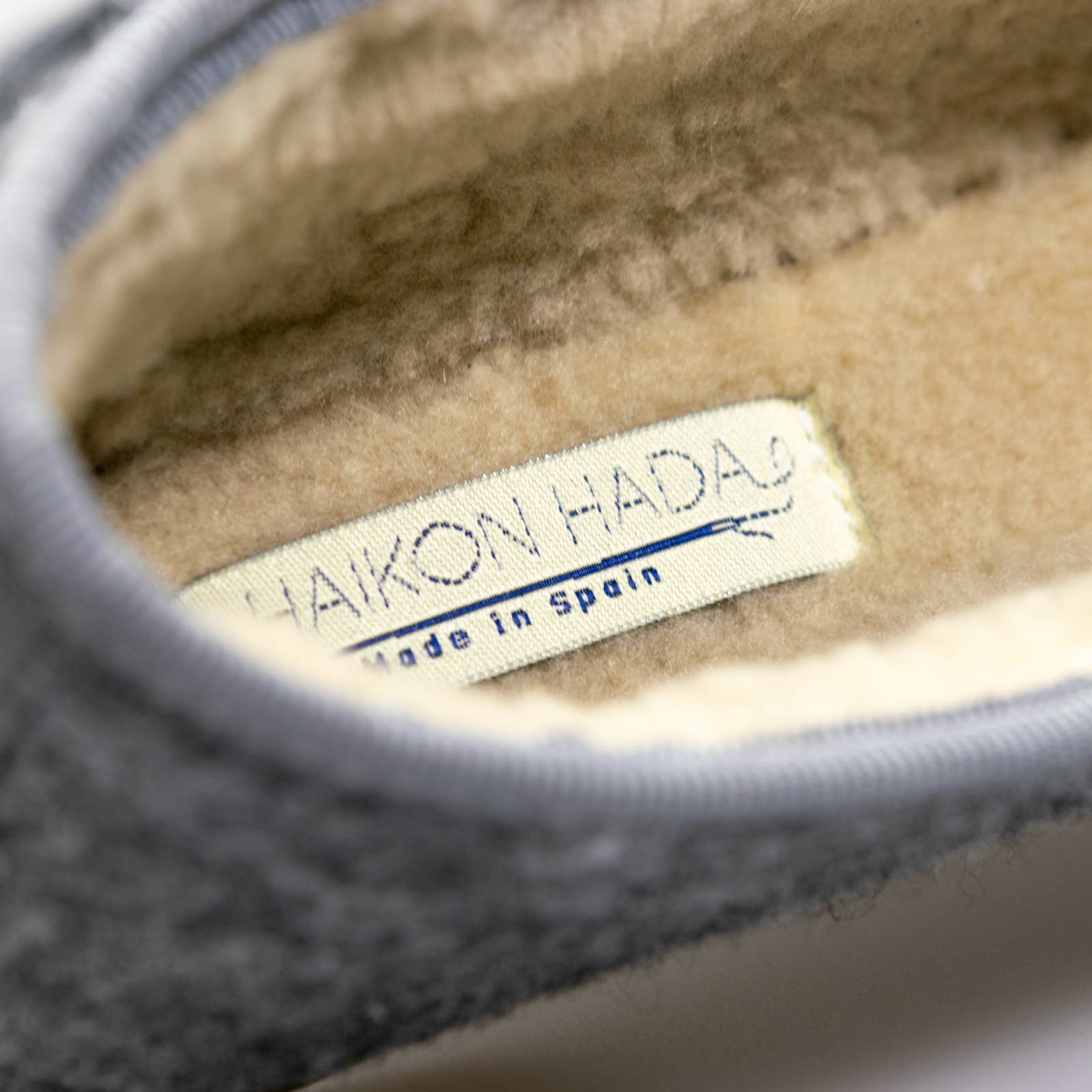 HAIKON HADA - Wholesale Pantoffels - Dames - Grijze vilten ballerina's. Gerecycleerde pantoffels voor thuis.4