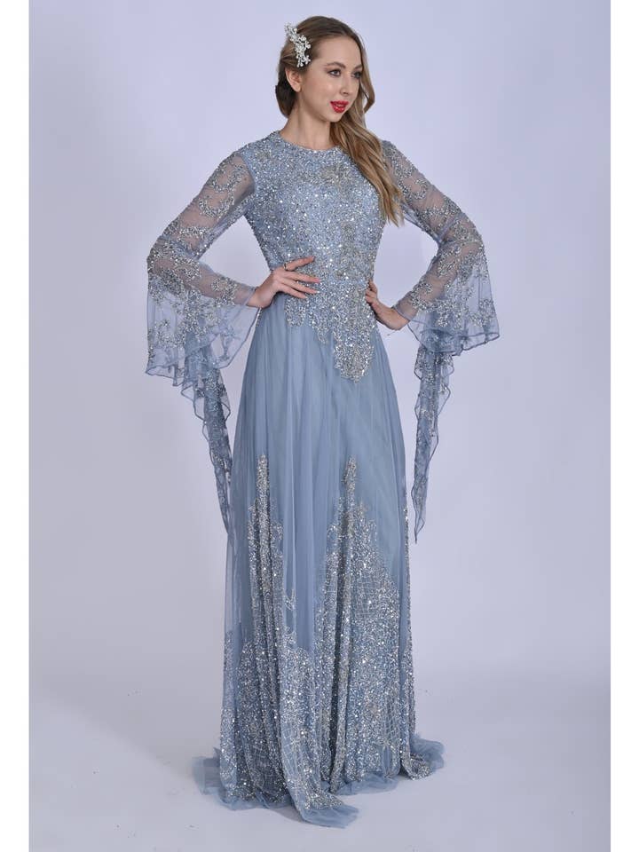 Vestido azul polvo adornado con mangas acampanadas drapeadas para venta al por mayor de Gatsbylady London