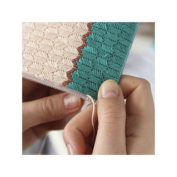 La Petite Épicerie - Wholesale DIY Craft Kit - MKMI kit - My bargello pouch3