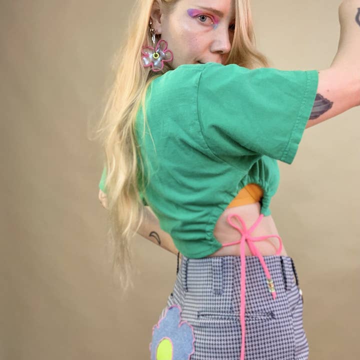 Shop Journal Vintage - Wholesale T-Shirt - Women's - Custom cutout ruch side tee