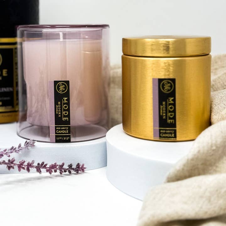 Vela en lata dorada de 9 oz. LAVENDER LINEN para venta al por mayor de MODE modern aromas