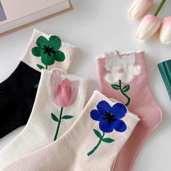 MKS America - Wholesale Socks - Women's - Cute Flowers Print Mid-Rise Socks