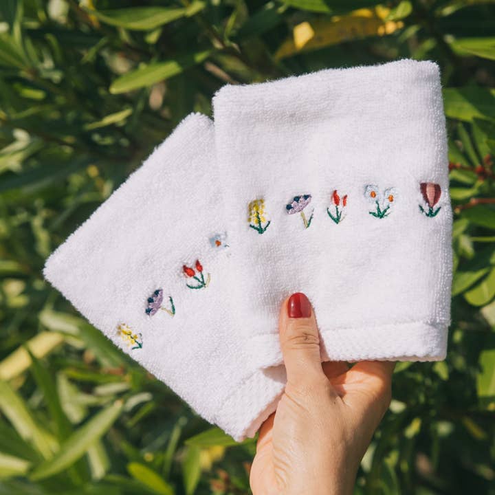 Luxus with flower embroidery for wholesale by Torres Novas