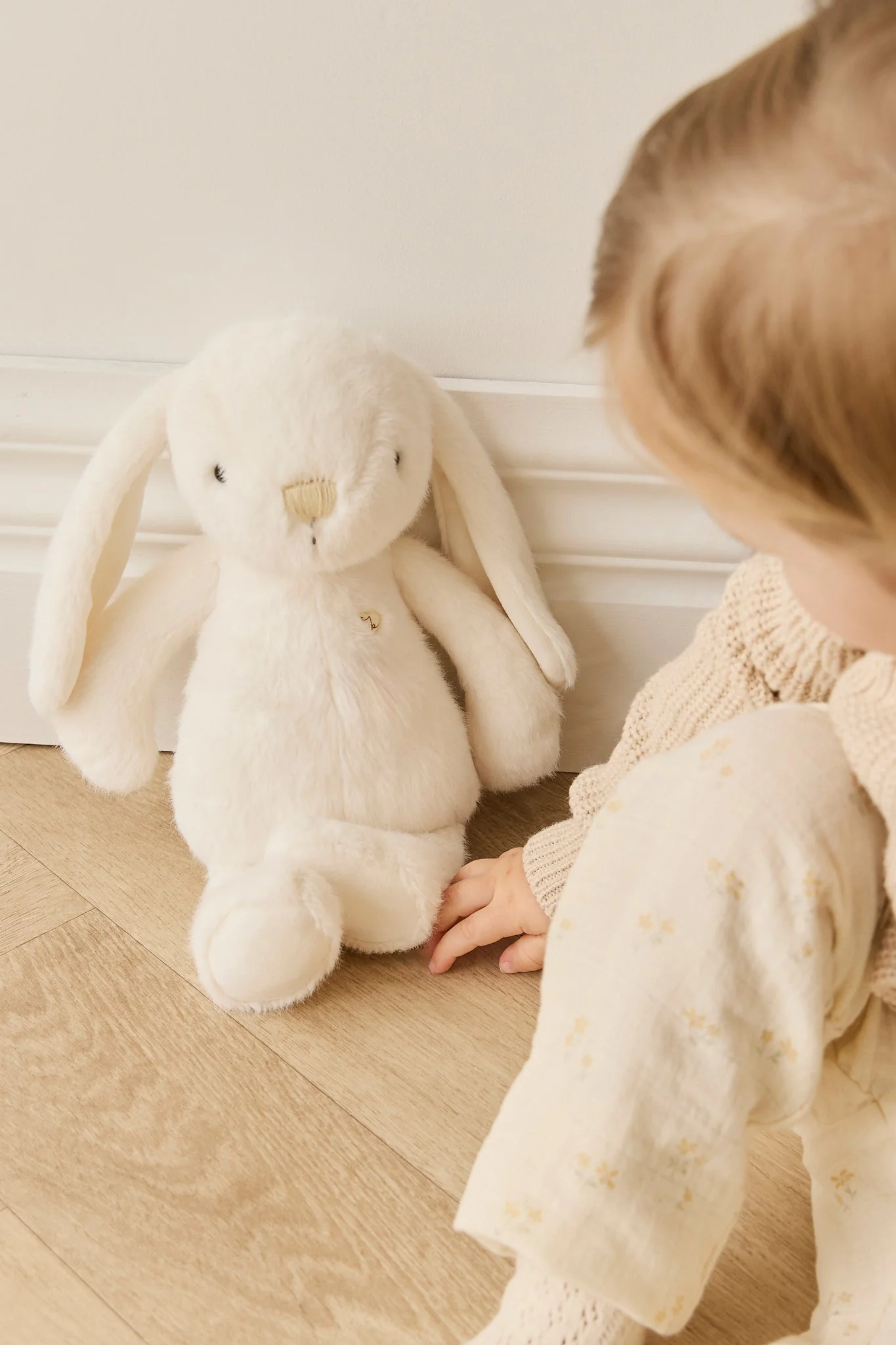 Shine on me Distribution - Wholesale Stuffed/Plush Toy - Kids & Baby - Plush - Penelope the bunny - Marshmallow - Snuggle Bunnies3
