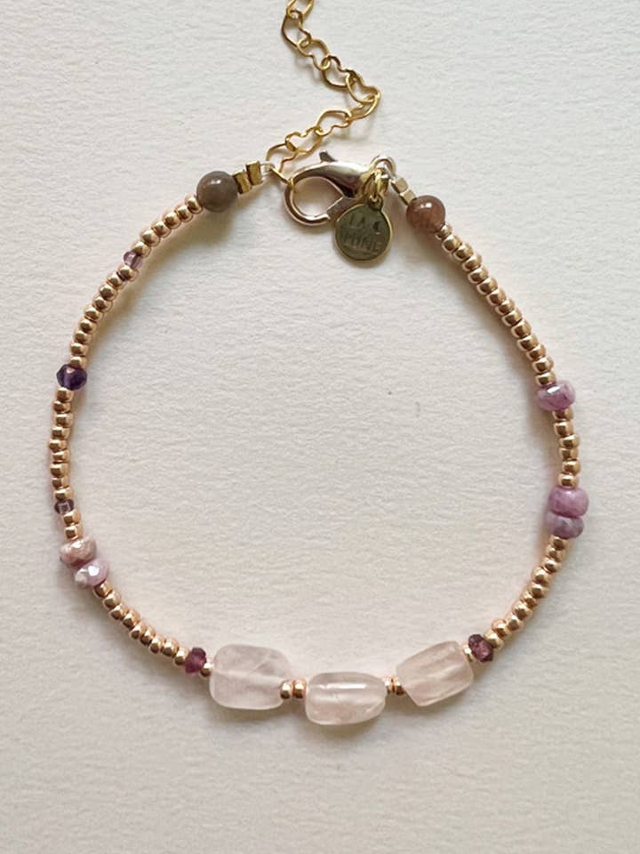 ROSENKVARTS UPCYCLED LUKSUS ARMBÅND for engroshandel hos LA LUNE Sustainable Jewels