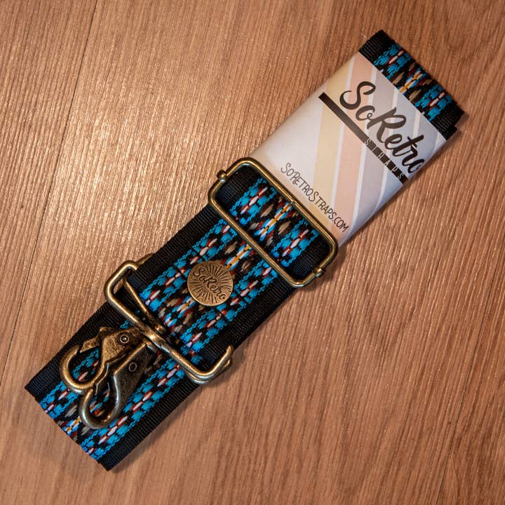 Turquoise Lake - Sac sans cuir ou sangle pour appareil photo pour la vente par SoRetro Studios