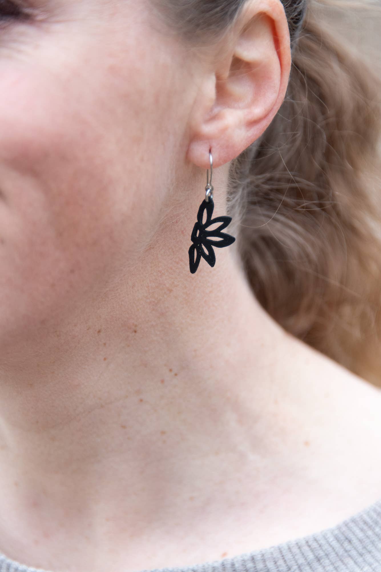 ABD Culture - Wholesale Dangle Earrings - Half Flower Rubber Earring5