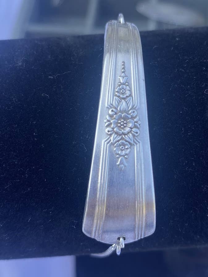 Bracelet Desire pour la vente par Fly Me To The Spoon