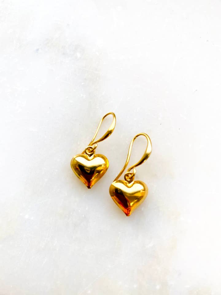 Boucles d'oreilles cœur classiques pour la vente par Dusk Hera