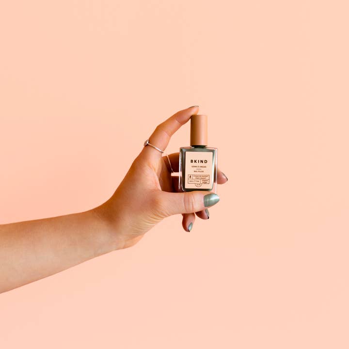 BKIND - Wholesale Nail Polish - Vegan & 21-free Nail Polish - S'pas chaud