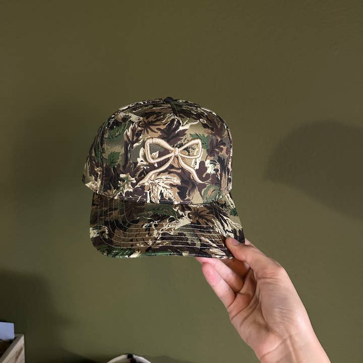 Electric label - Wholesale Trucker Hat - Women's - Camo cream bow hat