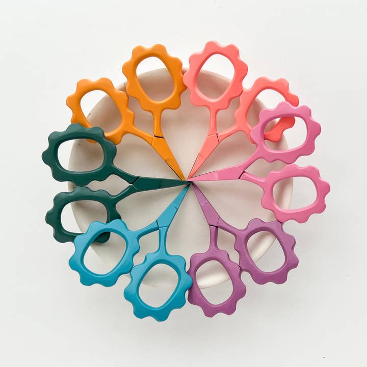 Matryoshka Doll Shop - Wholesale Scissors - Small Flower scissors, tiny embroidery scissors