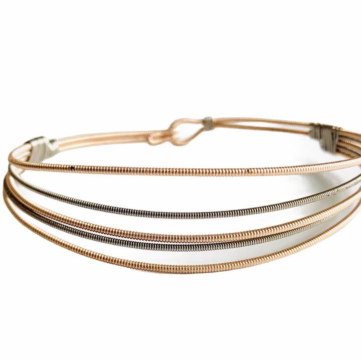 Unter dem Boardwalk Handgefertigte Gitarrensaien-Armbänder für den Großhandel von Halo Missions