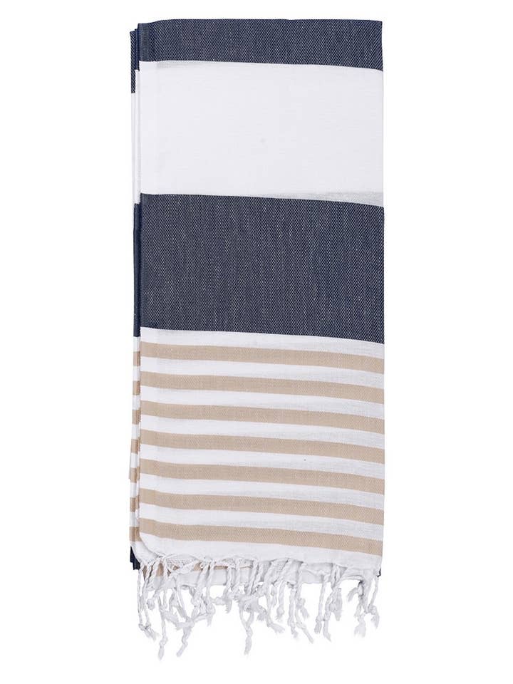 Anguilla, serviette de plage turque rayée bleu marine, sable pour la vente par Ban De Osh