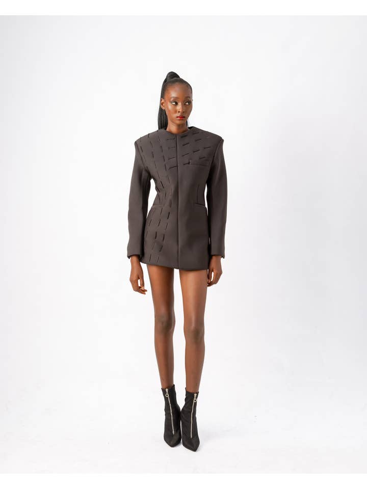 Svart Svart kavajklänning i distansväv – Strukturerad elegans för wholesale på Faire4