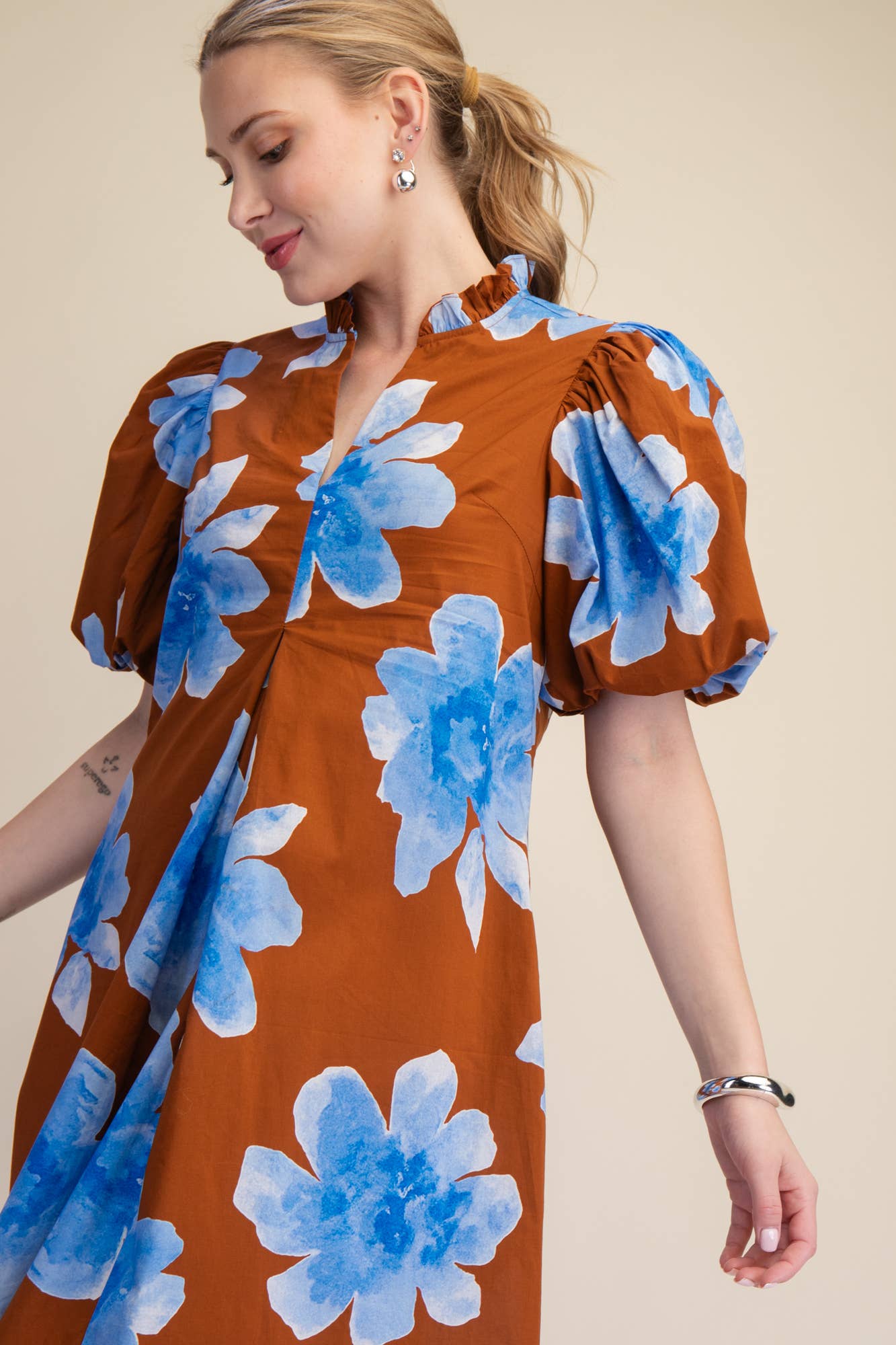 Glam - Wholesale Dress - Women's - Ruffle V-Neck Puff Sleeve Waist Pleated Midi Dress4