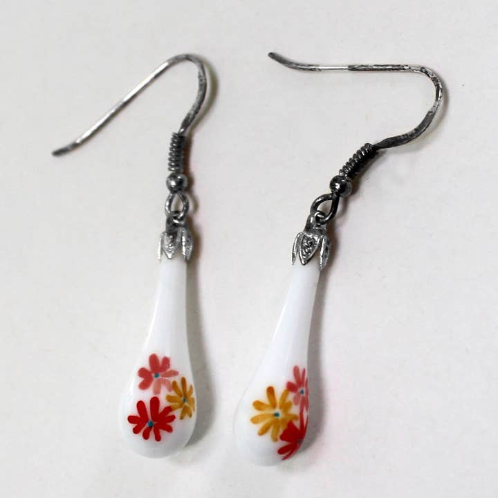 Maj Blommor Teardrop Örhängen för wholesale av Fenton Glass Jewelry