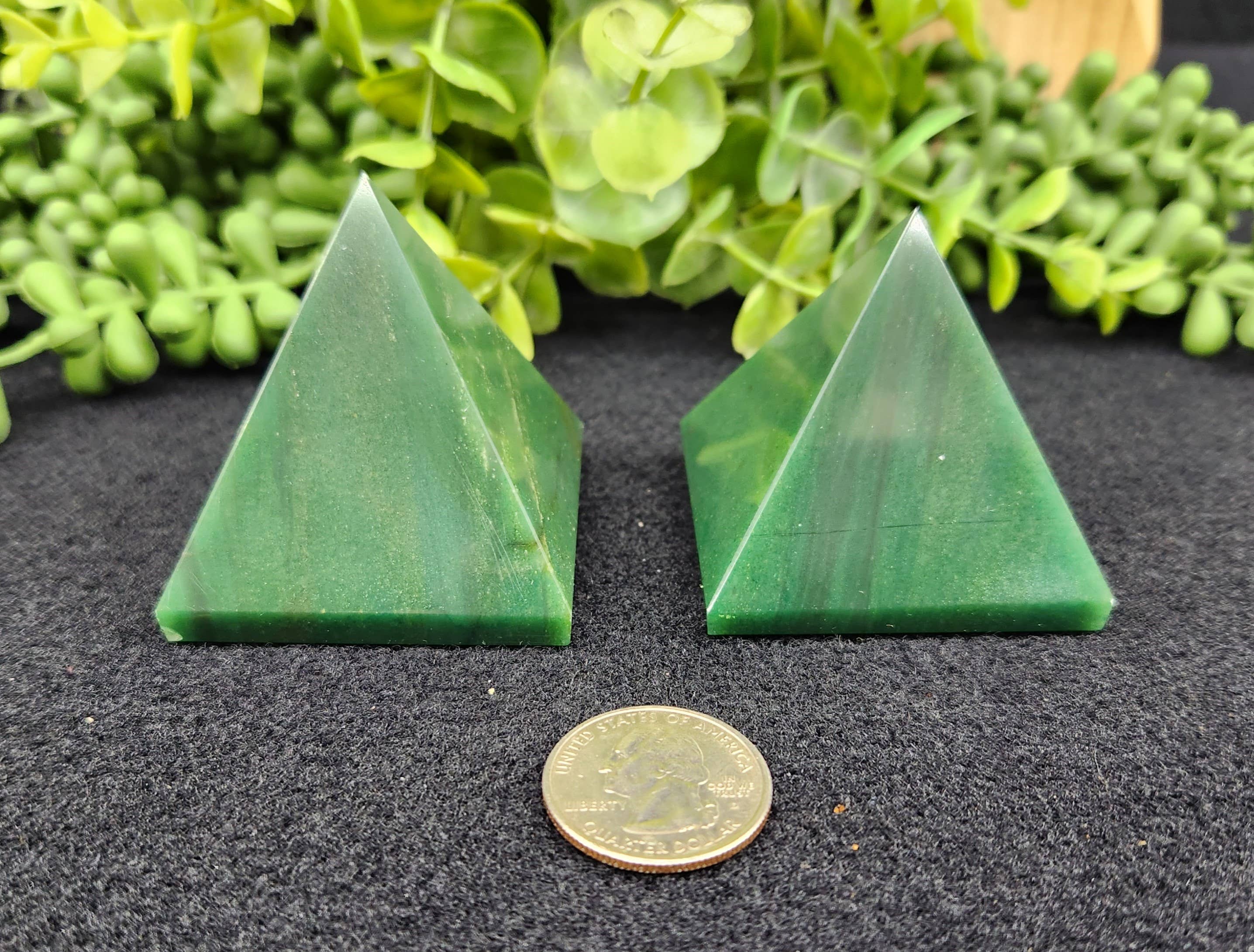 Meraki Gemstones - Wholesale Spiritual Stone/Crystal - Jade Green Polished Semi-Precious Gemstone Pyramid -5cm2