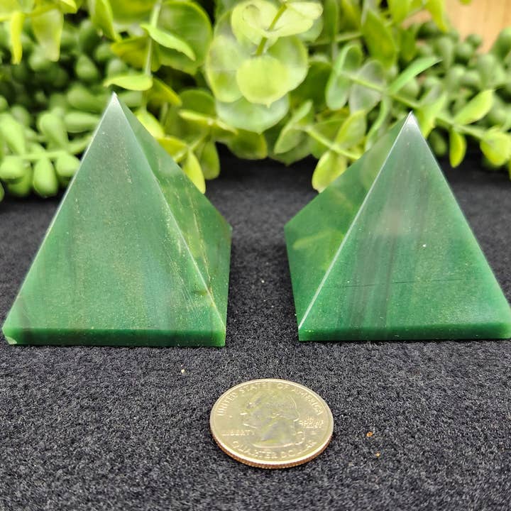 Meraki Gemstones - Wholesale Spiritual Stone/Crystal - Jade Green Polished Semi-Precious Gemstone Pyramid -5cm2