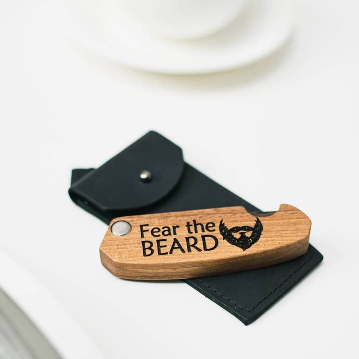 Peigne à barbe en bois - Fear The Beard pour la vente par EnjoyTheWood