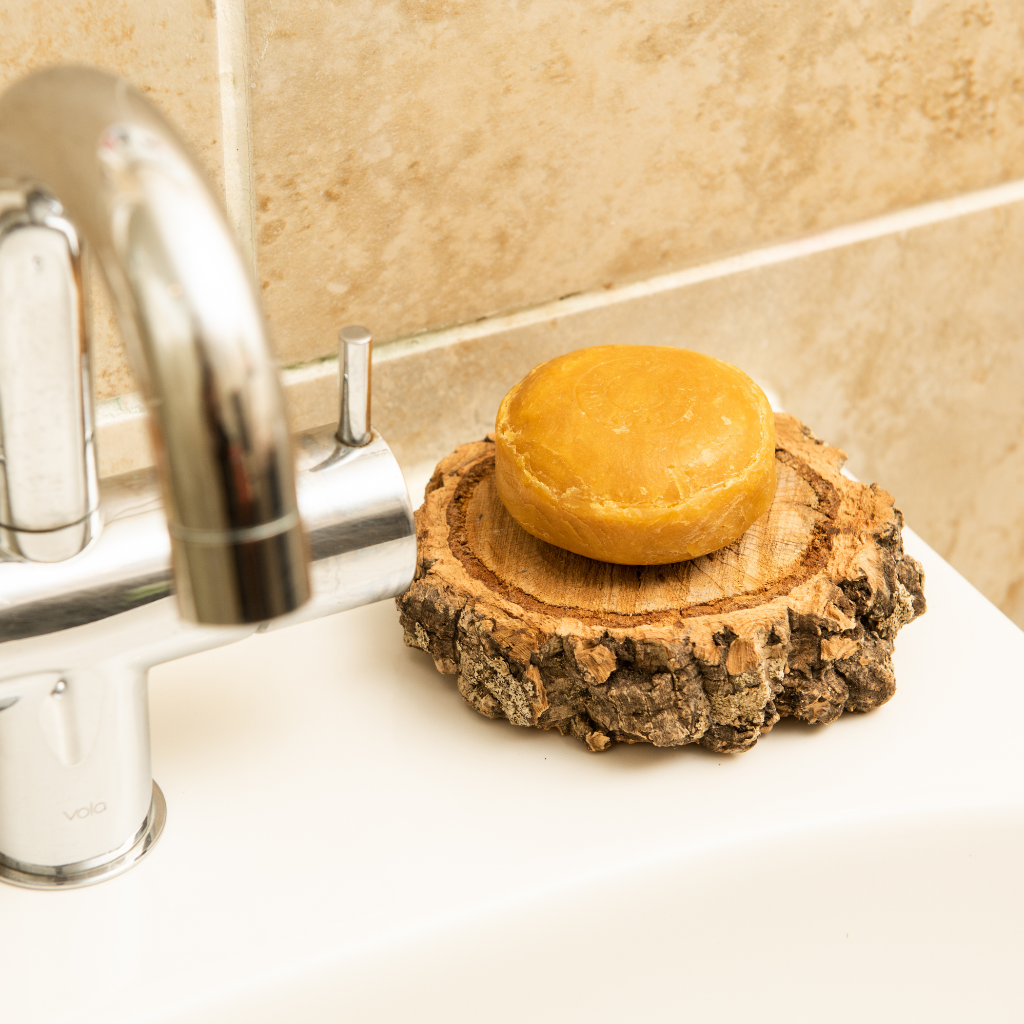 Holy Lama Naturals - Vendita all'ingrosso Saponette - Sapone vegano ayurvedico naturale fatto a mano alla curcuma1