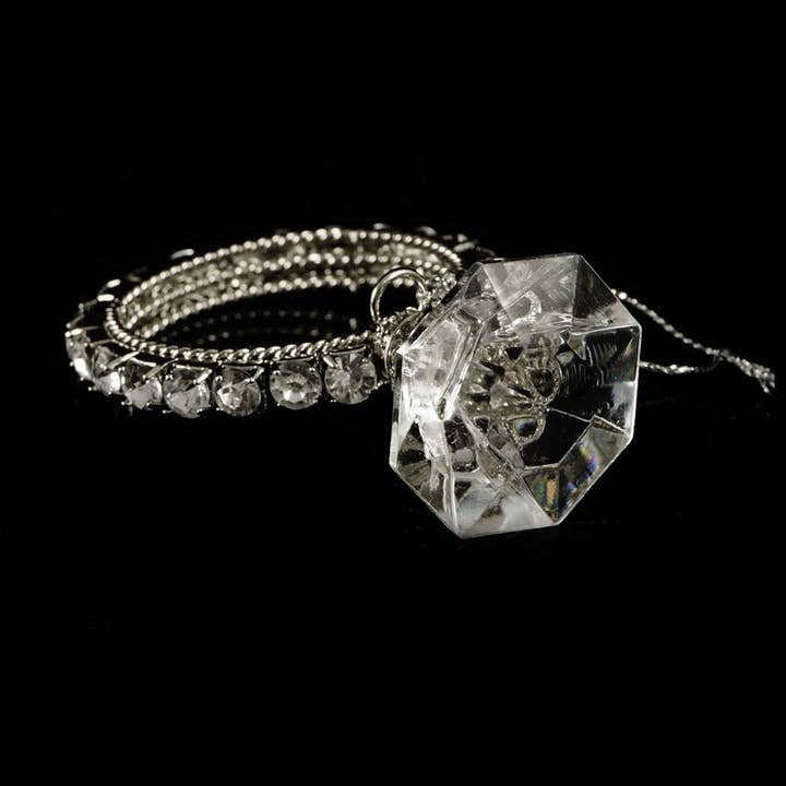 3.25x2.25" Diamond Napkin Ring Holder and other Purchase Wholesale plastic napkin rings. Free Returns & Net 60 Terms on Faire trending on Faire.