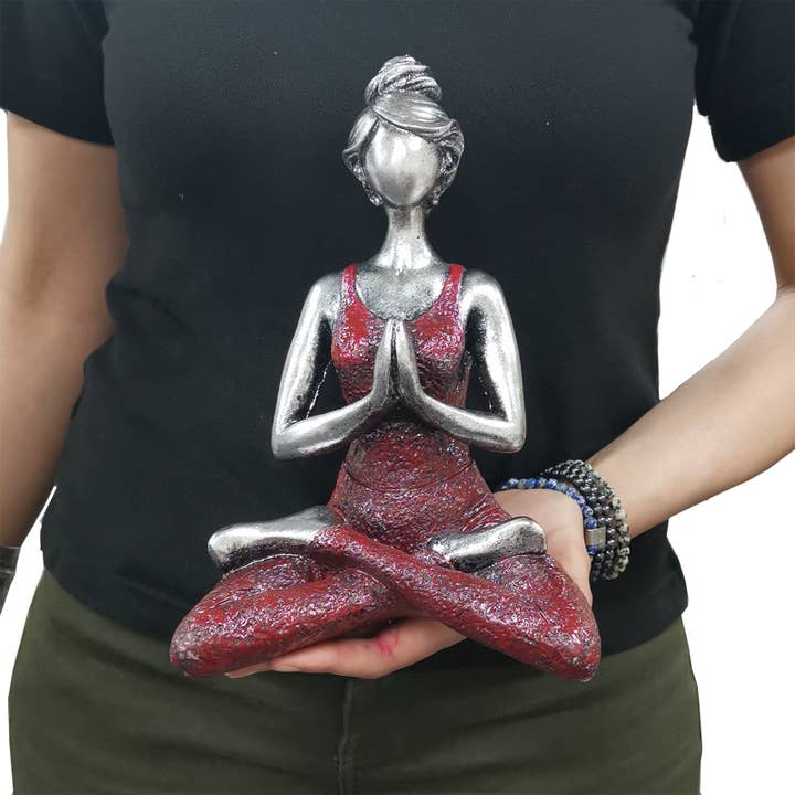 Ancient Wisdom - Vente Figurine décorative - Figurine Yoga Lady, argent et bordeaux, 24 cm