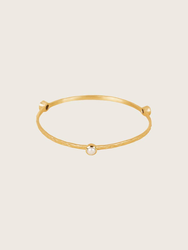 Bracelet Amara à perles plaqué en or fin 18 carats recyclé pour la vente par SHANSHAN