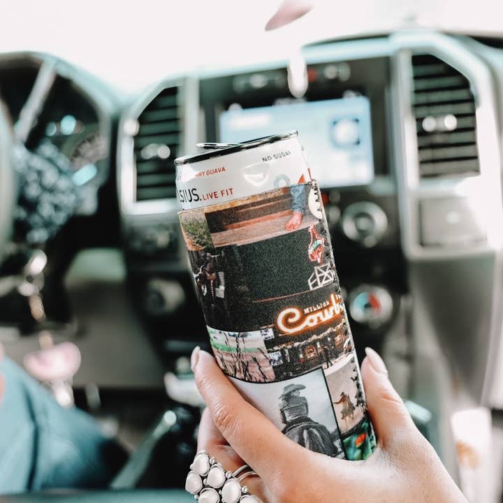 The Front Porch Label – Mangas térmicas de bebidas por atacado – Cowboy Colagem Tall Coozie 2-Pack2