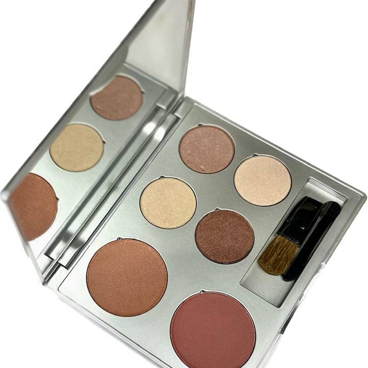 Collezione Wine Cellar - Collezione Chardonnay Nude di Danyel Cosmetics per la vendita all'ingrosso da parte di Danyel Cosmetics & Marli Skin Care