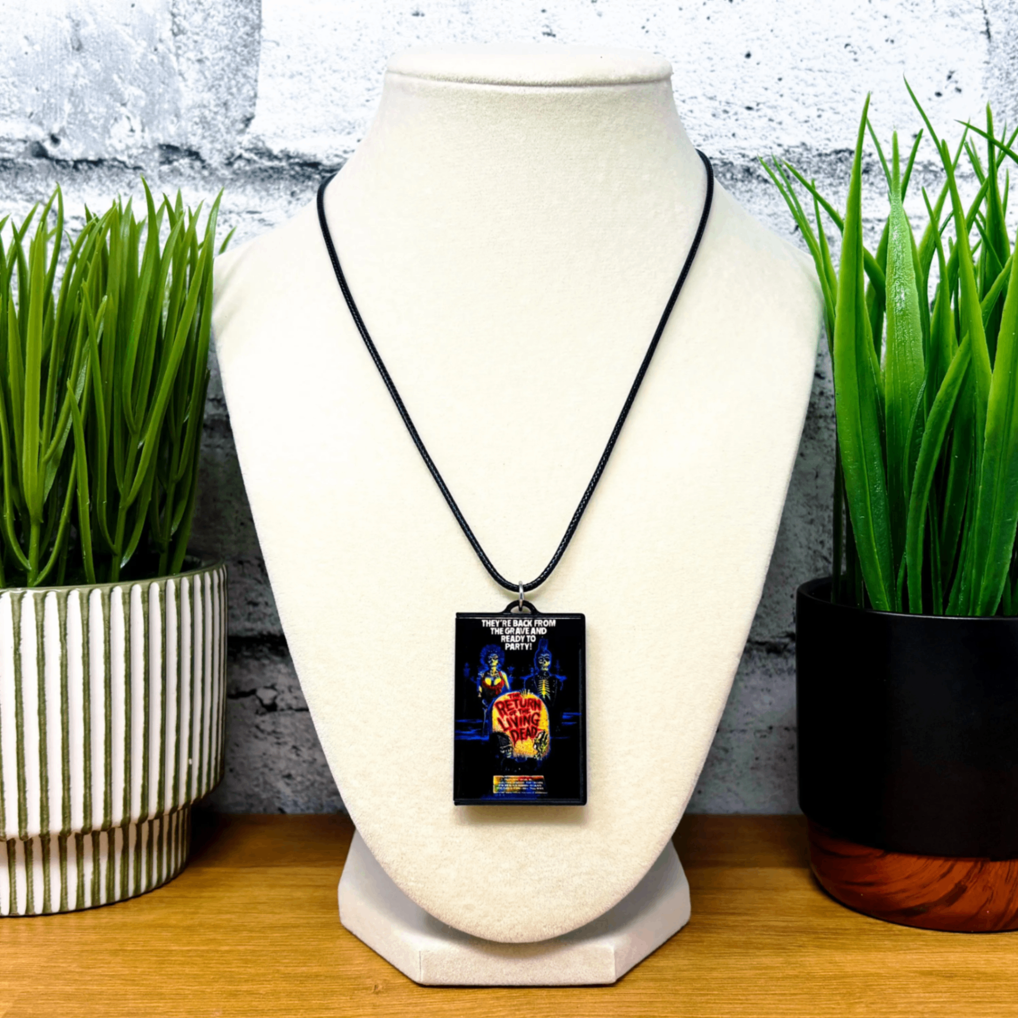 BitsyLabs - Venta al por mayor Collares con colgantes/abalorios - Películas de terror (R-Z) Collares7