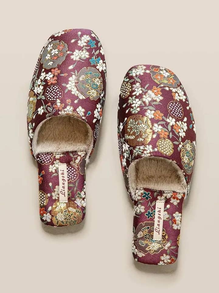 Silk Embroidered Slippers Oriental Gift Boutique Supplies for wholesale by Lian Collection