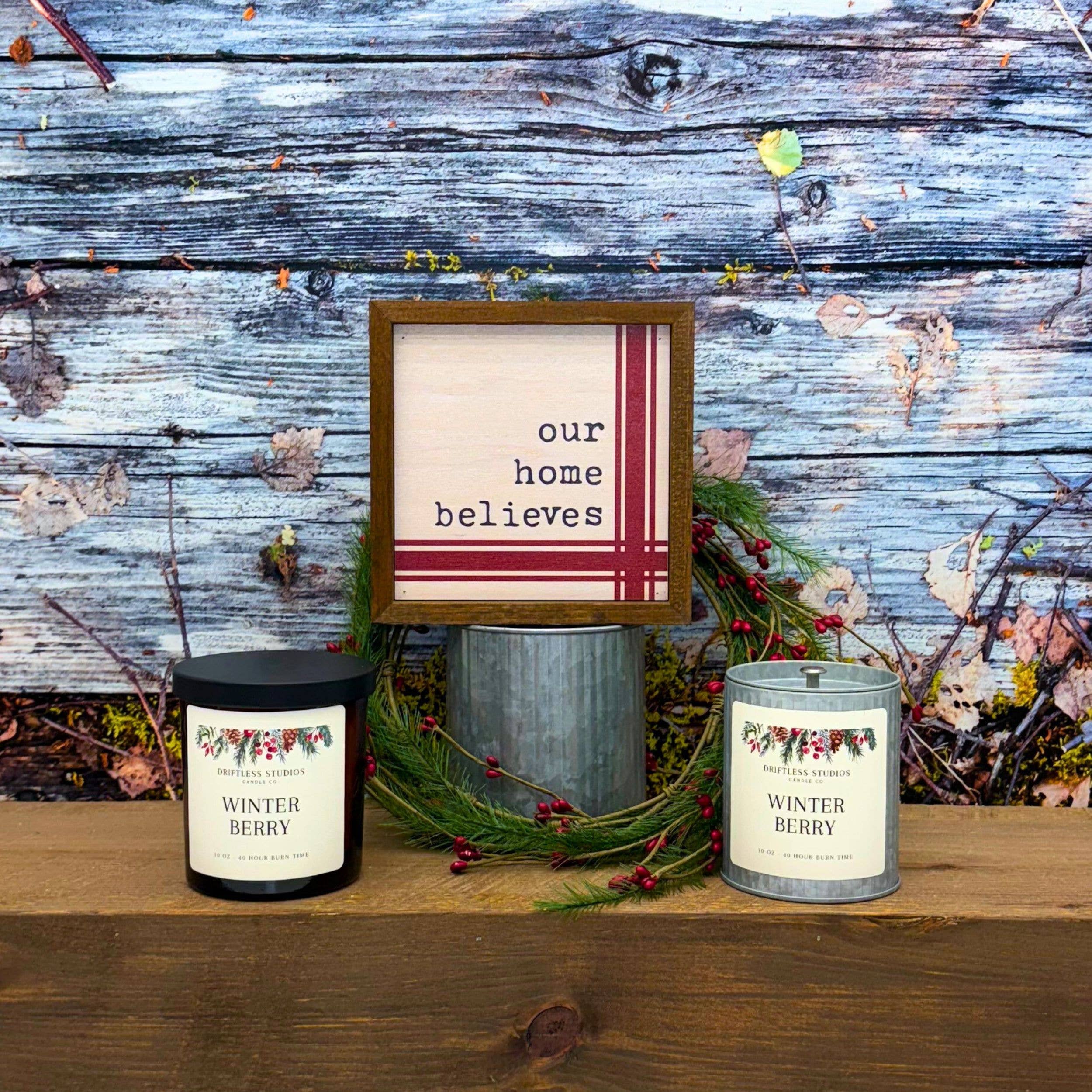 Driftless Studios - Vente Bougie en bocal - Bougie de ferme à la guirlande de baies d'hiver - Bougies de fête1